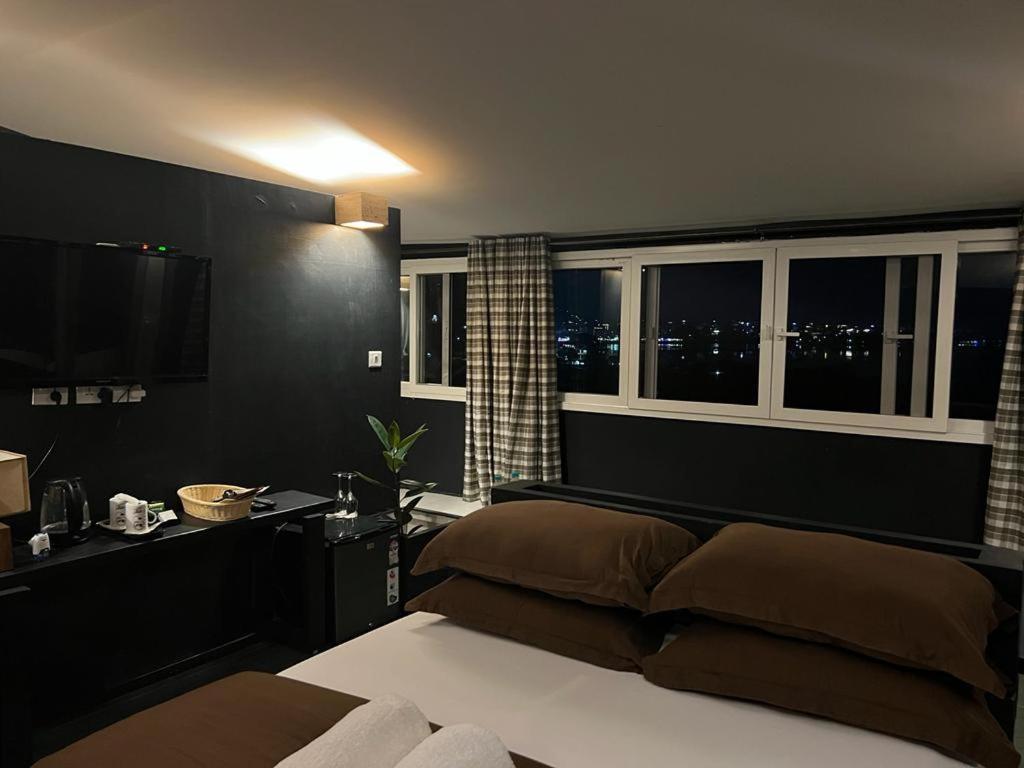 Gusto Accommodation โพคารา ภายนอก รูปภาพ